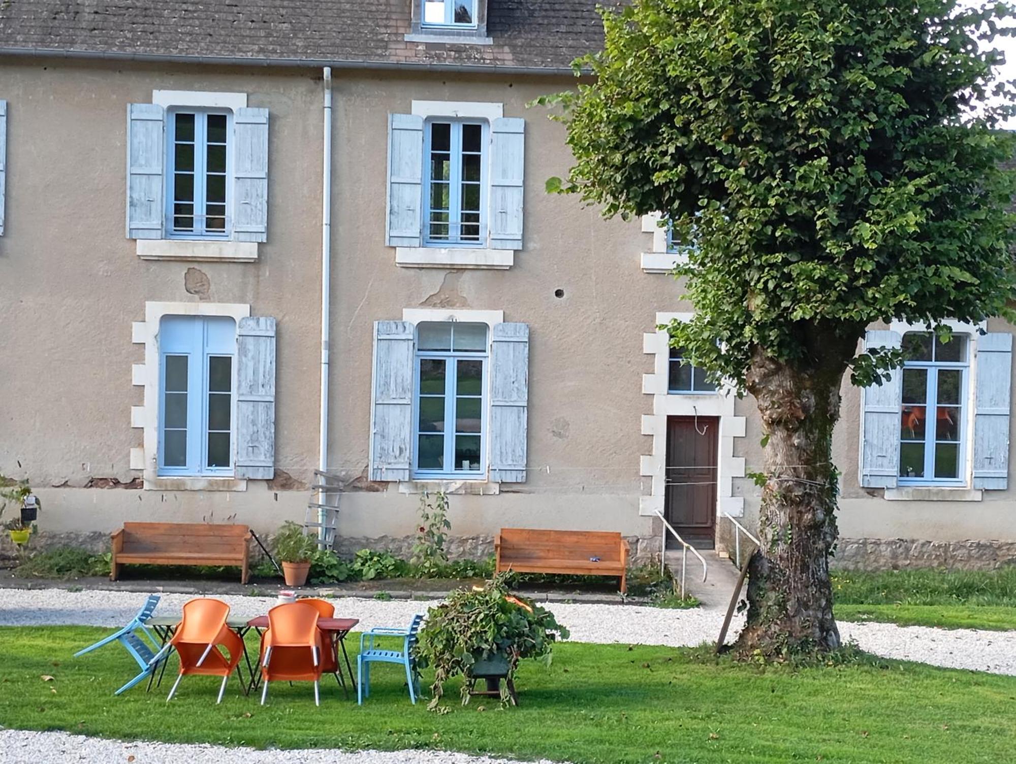 L' Ancienne Ecole Du Morvan Larochemillay Esterno foto