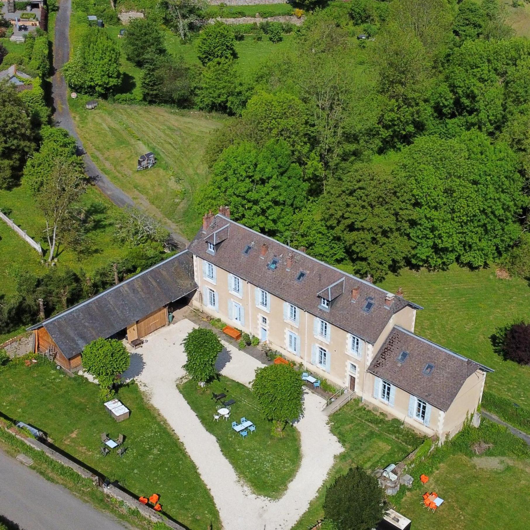 L' Ancienne Ecole Du Morvan Larochemillay Esterno foto